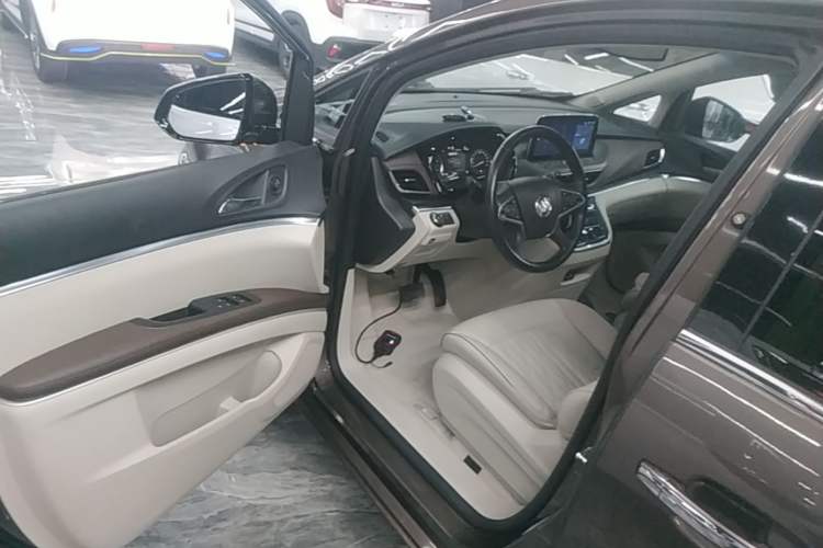 Used Buick GL8 2022 Land Business Class 652T Luxury Model Driver Seat