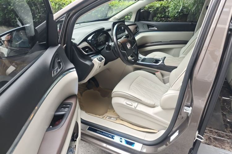 Used Buick GL8 2022 Land Cruiser Executive Class 652T Smart Luxury Model Driver Seat
