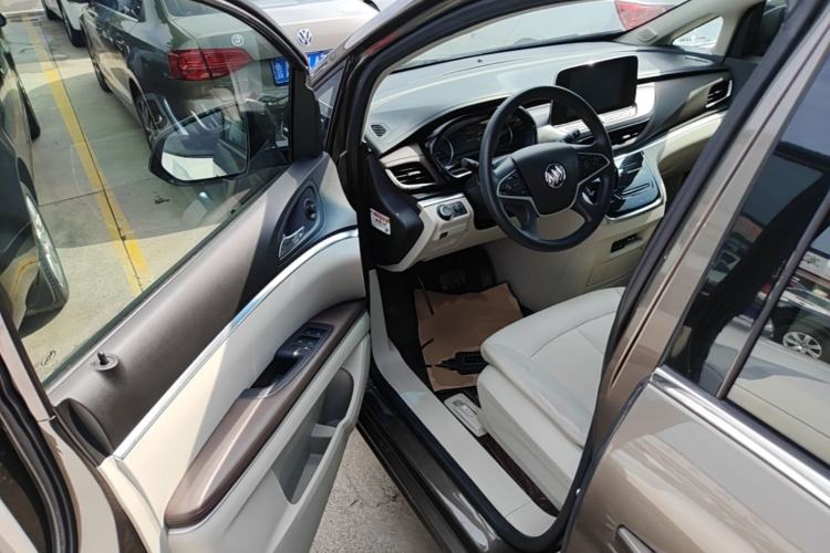Used Buick GL8 2022 Land Cruiser Executive Class 652T Comfort Model Driver Seat