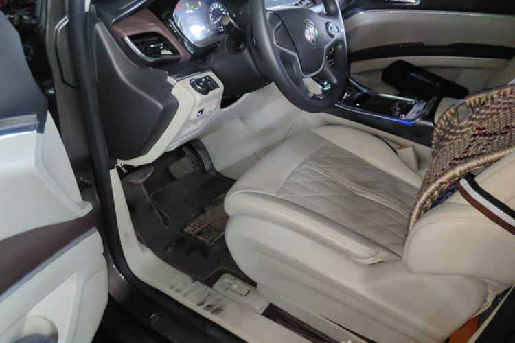 Used Buick GL8 2022 Land Cruiser Executive Class 652T Comfort Model Driver Seat