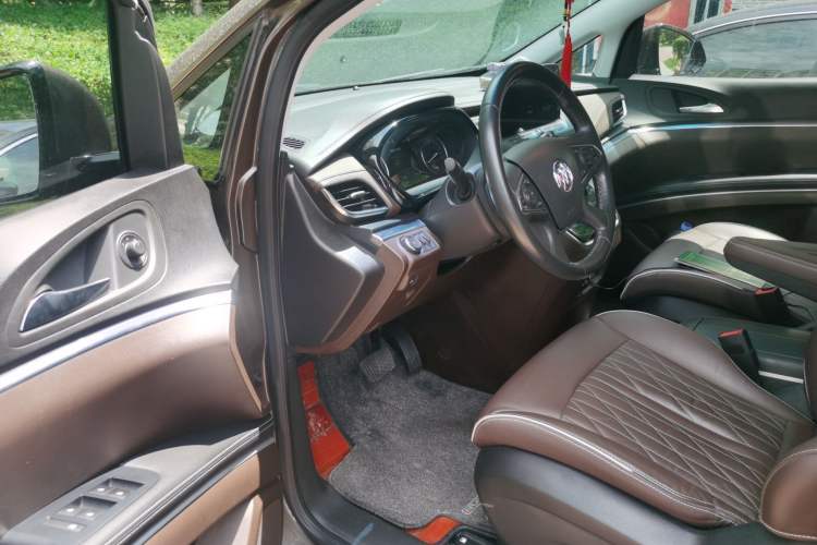 Used Buick GL8 2022 Land Business Class 652T Luxury Model Driver Seat
