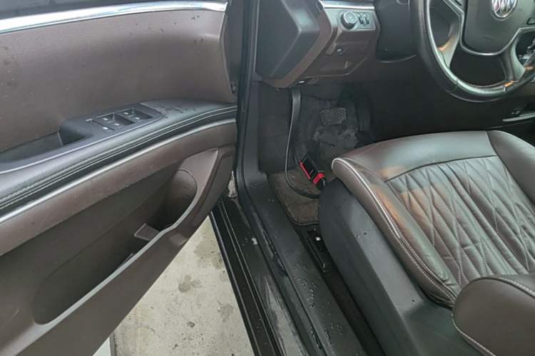 Used Buick GL8 2022 Land Business Class 652T Luxury Model Driver Seat