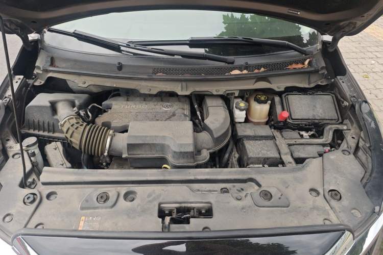 Used Buick GL8 2022 Land Cruiser Executive Class 652T Smart Luxury Model Engine Bay