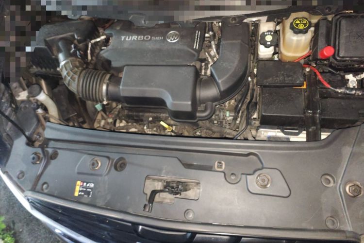 Used Buick GL8 2022 Land Cruiser Executive Class 652T Comfort Model Engine Bay
