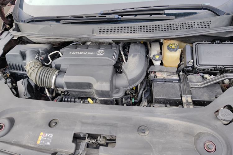 Used Buick GL8 2022 ES Land Cruiser 653T Luxury Model Engine Bay