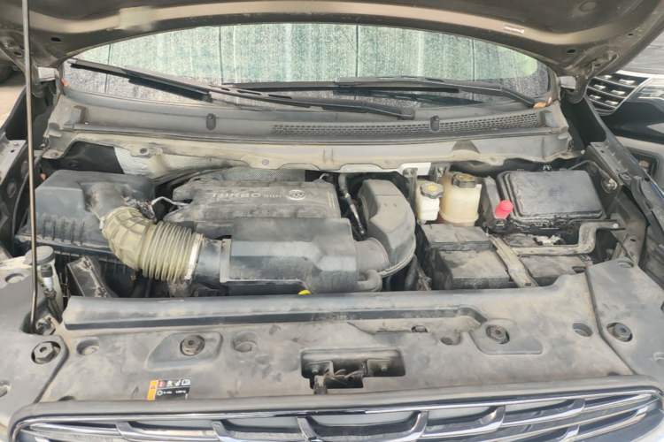 Used Buick GL8 2022 Land Business Class 652T Luxury Model Engine Bay