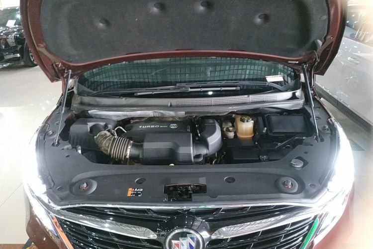 Used Buick GL8 2022 ES Land Cruiser 653T Luxury Model Engine Bay