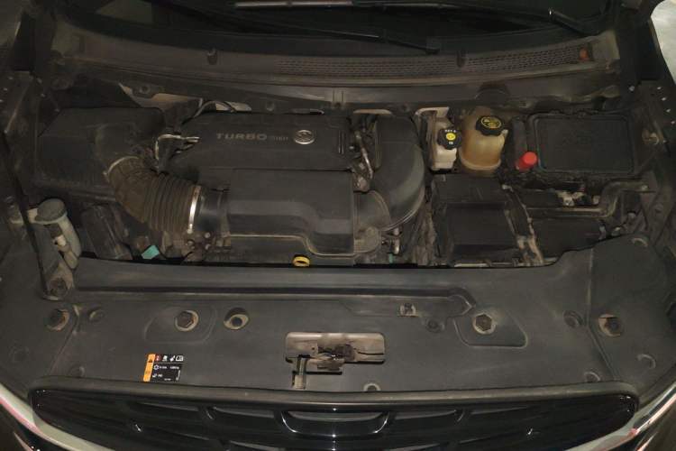 Used Buick GL8 2022 Land Business Class 652T Luxury Model Engine Bay