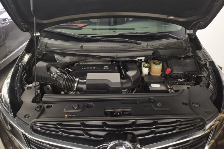 Used Buick GL8 2022 Land Business Class 652T Luxury Model Engine Bay