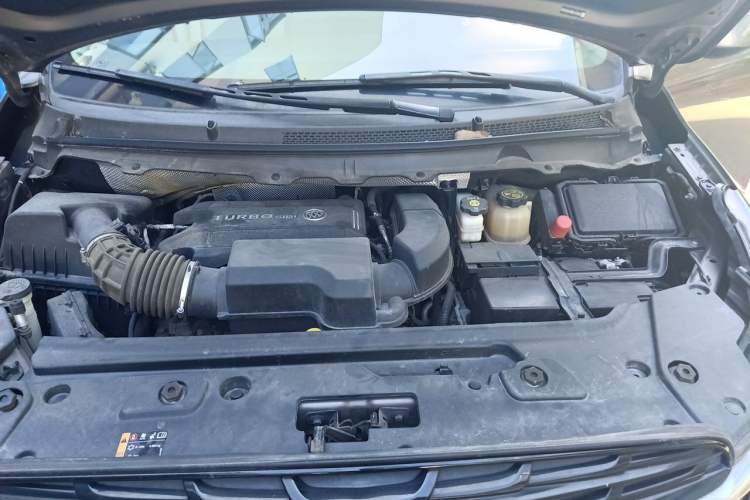 Used Buick GL8 2022 Land Cruiser Executive Class 652T Comfort Model Engine Bay