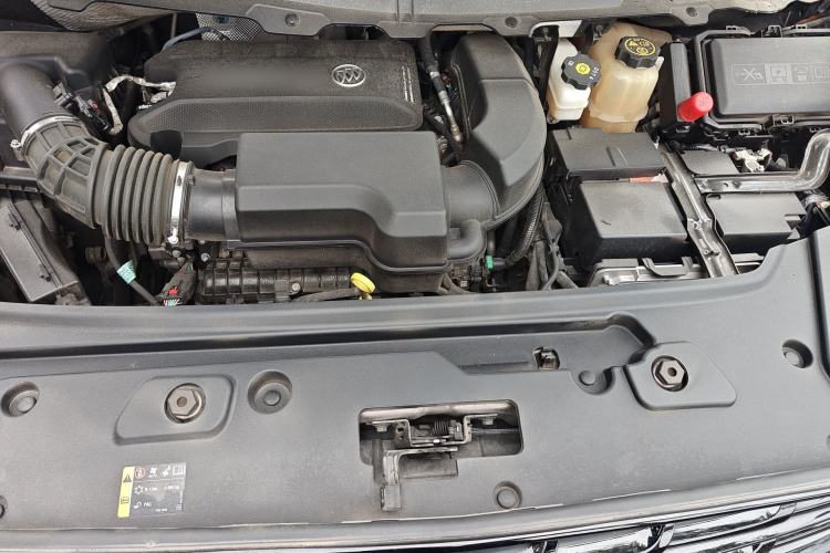 Used Buick GL8 2022 Land Business Class 652T Luxury Model Engine Bay