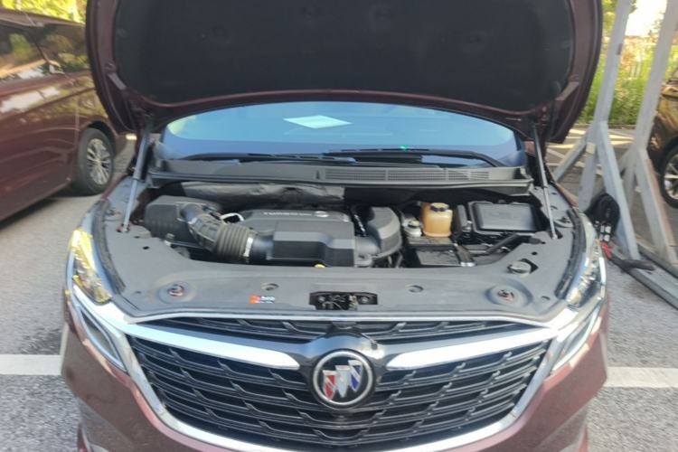 Used Buick GL8 2022 ES Land Cruiser 653T Luxury Model Engine Bay
