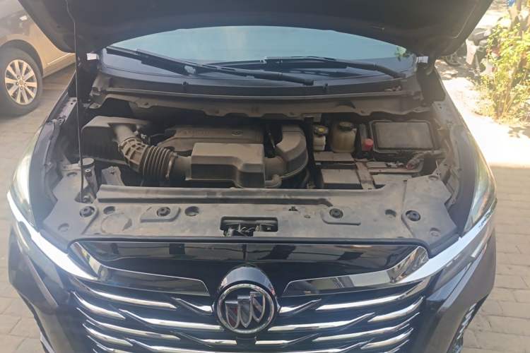 Used Buick GL8 2022 Land Business Class 652T Luxury Model Engine Bay