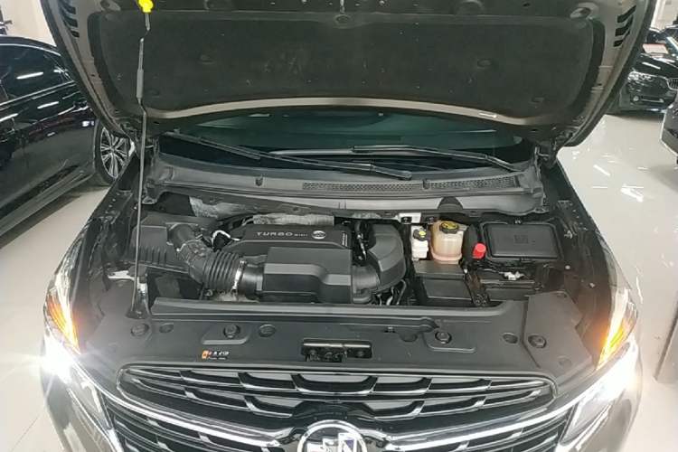 Used Buick GL8 2022 Land Executive Class 652T Prestige Model Engine Bay