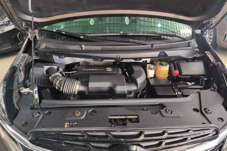 Used Buick GL8 2022 Land Business Class 652T Luxury Model Engine Bay