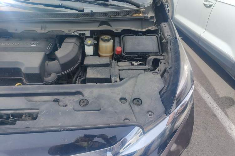Used Buick GL8 2022 Land Business Class 652T Luxury Model Engine Bay Left