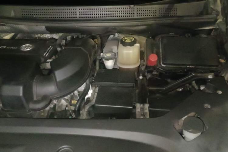 Used Buick GL8 2022 ES Land Cruiser 653T Luxury Model Engine Bay Left