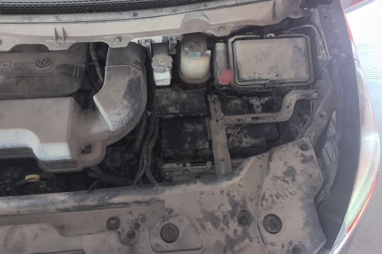Used Buick GL8 2022 Land Executive Class 652T Prestige Model Engine Bay Left