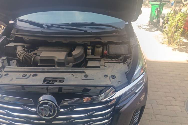 Used Buick GL8 2022 Land Business Class 652T Luxury Model Engine Bay Left