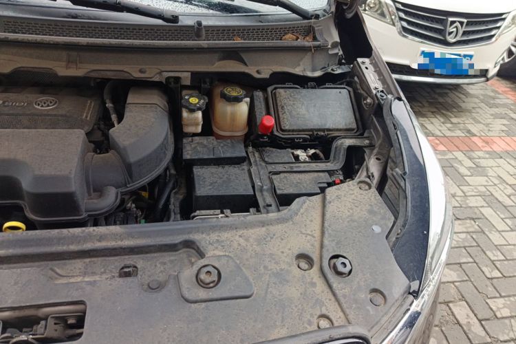 Used Buick GL8 2022 Land Cruiser Executive Class 652T Smart Luxury Model Engine Bay Left