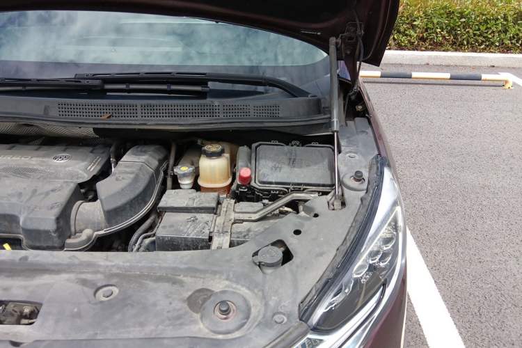 Used Buick GL8 2022 ES Landtrek 653T Comfort Edition Engine Bay Left