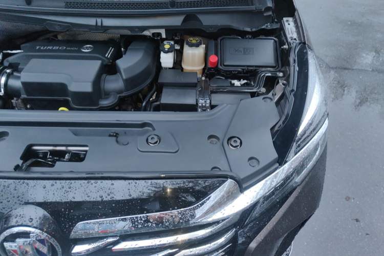 Used Buick GL8 2022 Land Business Class 652T Luxury Model Engine Bay Left