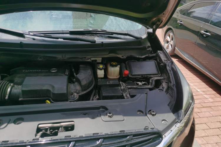 Used Buick GL8 2022 Land Business Class 652T Luxury Model Engine Bay Left