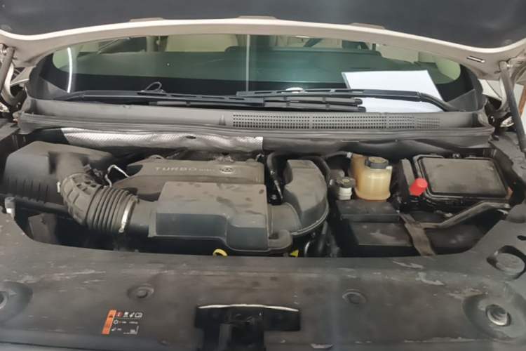 Used Buick GL8 2022 ES Landtrek 653T Luxury Edition Engine Bay