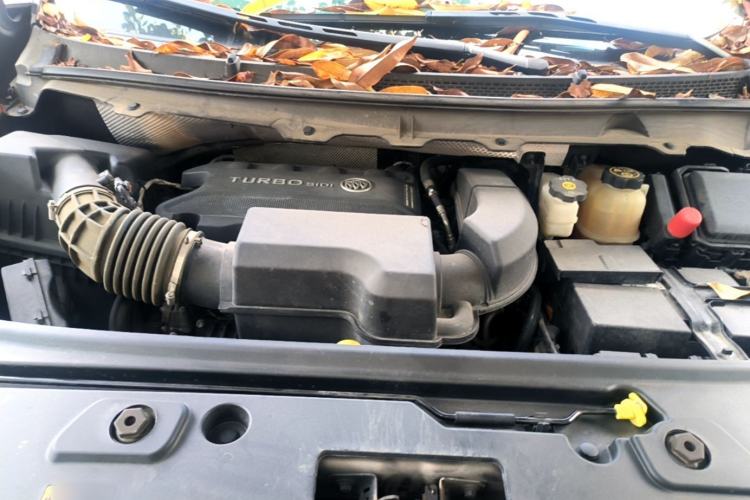 Used Buick GL8 2022 Land Cruiser Executive Class 652T Comfort Model Engine Bay