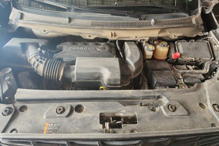 Used Buick GL8 2022 Land Cruiser Executive Class 652T Comfort Model Engine Bay
