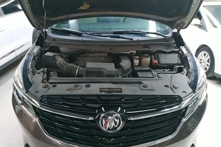 Used Buick GL8 2022 Land Business Class 652T Luxury Model Engine Bay