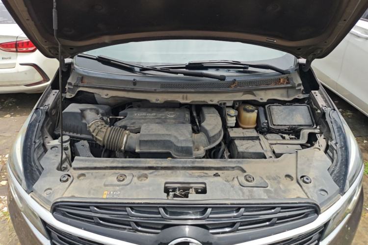 Used Buick GL8 2022 Land Business Class 652T Luxury Model Engine Bay