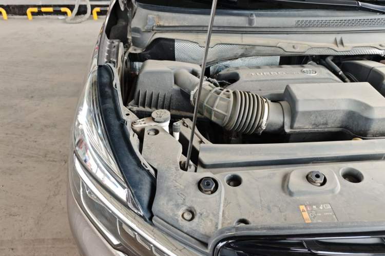 Used Buick GL8 2022 Land Business Class 652T Luxury Model Engine Bay Right