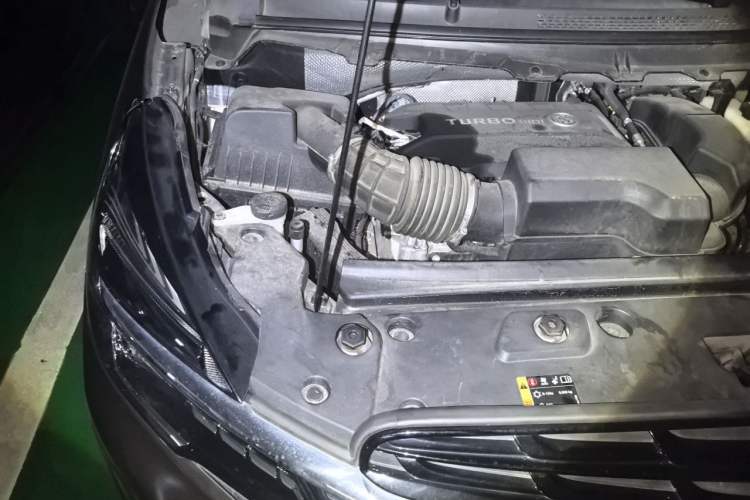 Used Buick GL8 2022 Land Business Class 652T Luxury Model Engine Bay Right