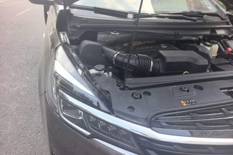 Used Buick GL8 2022 Land Business Class 652T Luxury Model Engine Bay Right