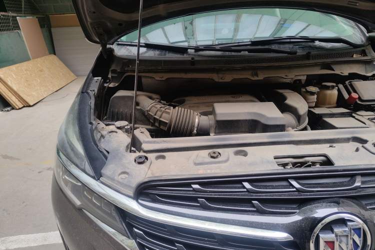 Used Buick GL8 2022 Land Business Class 652T Luxury Model Engine Bay Right