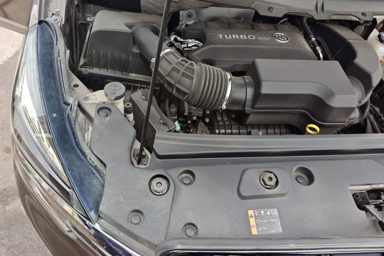 Used Buick GL8 2022 Land Business Class 652T Luxury Model Engine Bay Right
