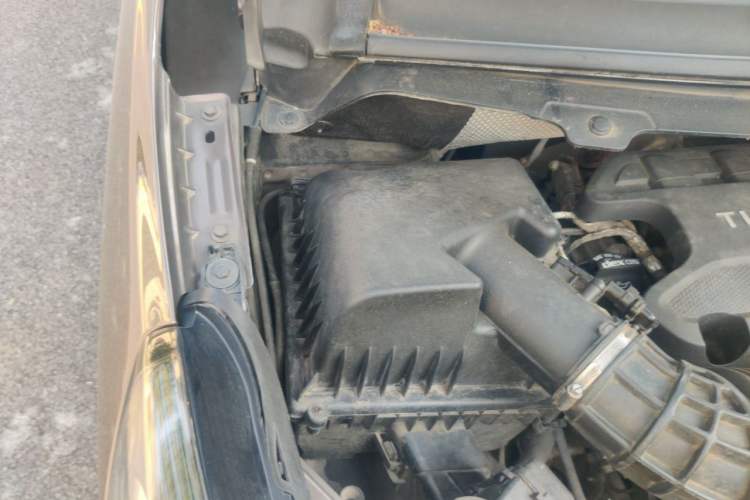 Used Buick GL8 2022 Land Cruiser Executive Class 652T Comfort Model Engine Bay Right