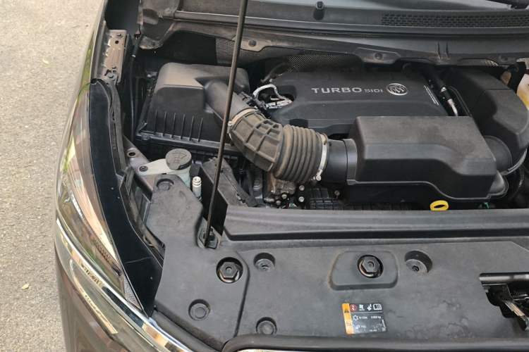 Used Buick GL8 2022 Land Cruiser Executive Class 652T Comfort Model Engine Bay Right