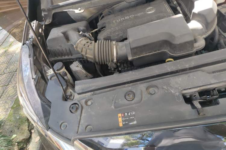 Used Buick GL8 2022 Land Cruiser Executive Class 652T Comfort Model Engine Bay Right