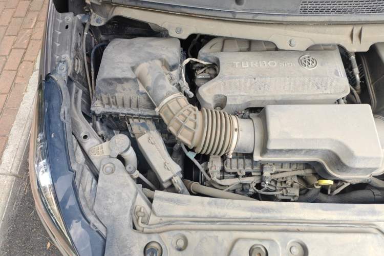 Used Buick GL8 2022 Land Business Class 652T Luxury Model Engine Bay Right