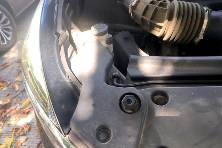 Used Buick GL8 2022 Land Cruiser Executive Class 652T Comfort Model Engine Bay Right
