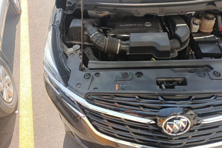 Used Buick GL8 2022 Land Business Class 652T Luxury Model Engine Bay Right