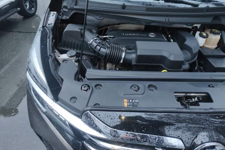 Used Buick GL8 2022 Land Business Class 652T Luxury Model Engine Bay Right