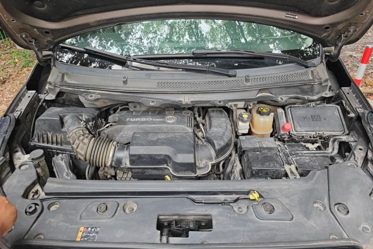 Used Buick GL8 2022 Land Cruiser Executive Class 652T Comfort Model Engine Bay