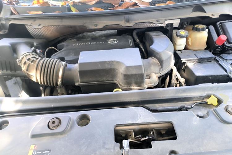 Used Buick GL8 2022 Land Cruiser Executive Class 652T Comfort Model Engine Bay