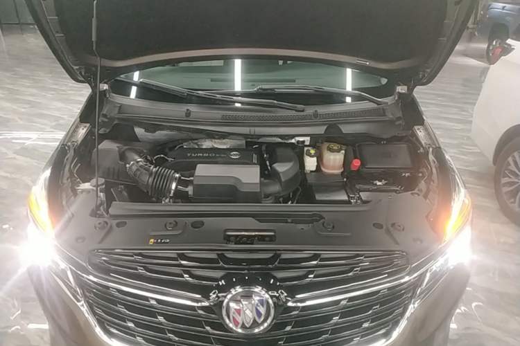 Used Buick GL8 2022 Land Business Class 652T Luxury Model Engine Bay