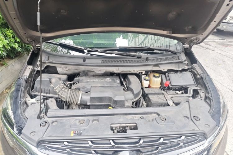 Used Buick GL8 2022 Land Cruiser Executive Class 652T Smart Luxury Model Engine Bay