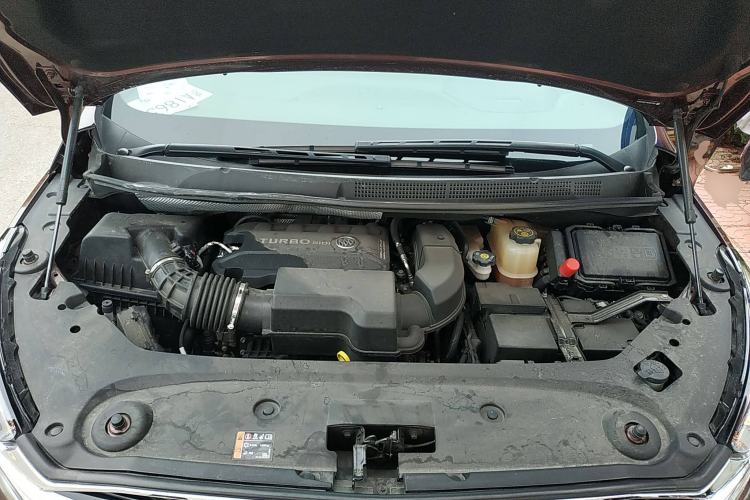 Used Buick GL8 2022 ES Land Cruiser 653T Luxury Model Engine Bay