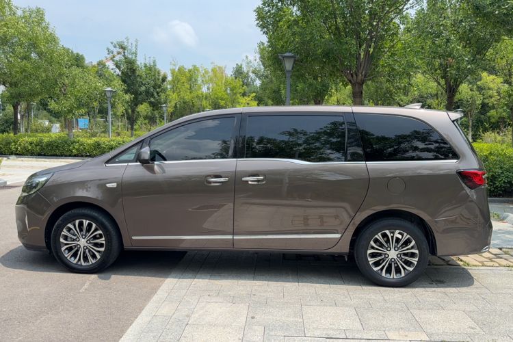 Used Buick GL8 2022 Land Business Class 652T Luxury Model Exterior 2